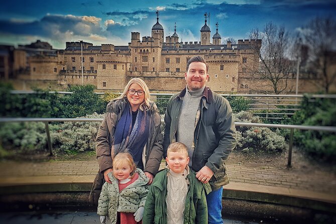 Black Cab Tour of London - Narrated Taxi Tour Guide - History Sightseeing - Highlights of London Covered in the Tour