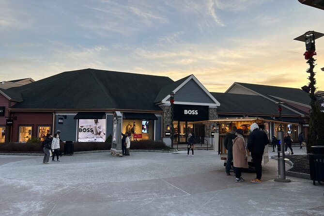 Black SUV - 7hs Staying Woodbury Outlets - Up to 6pax - Free Tax - The Experience Provider: BELOMINAS TOUR CHAUFFEUR SERVICES