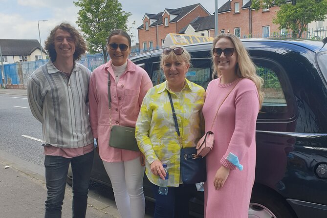 Black Taxi Mural "Tour Like A Local" - Discovering the Murals of Shankill Road and Loyalist History