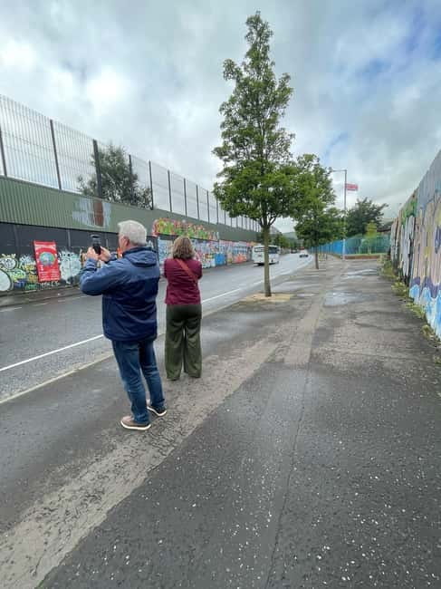 Black Taxi tour of Belfast - Meet Your Local Guide and Learn Belfast’s History
