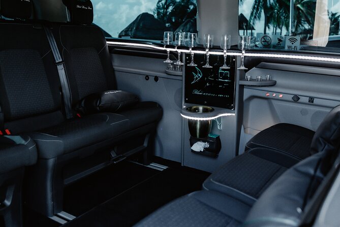 Black Van from Cancun One Way Airport - Discover the Black Van from Cancun Airport to the Hotel Zone for $80 per group