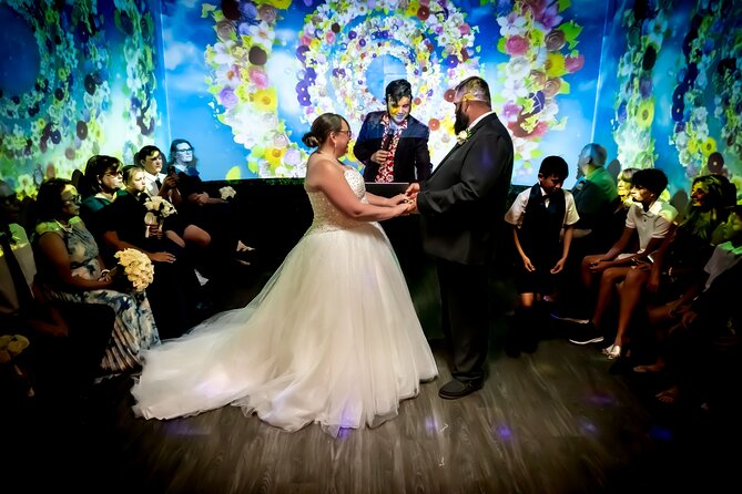 Blossoms of Forever: Immersive Flower Wedding Ceremony - The Unique Visual Experience and Floral Theme