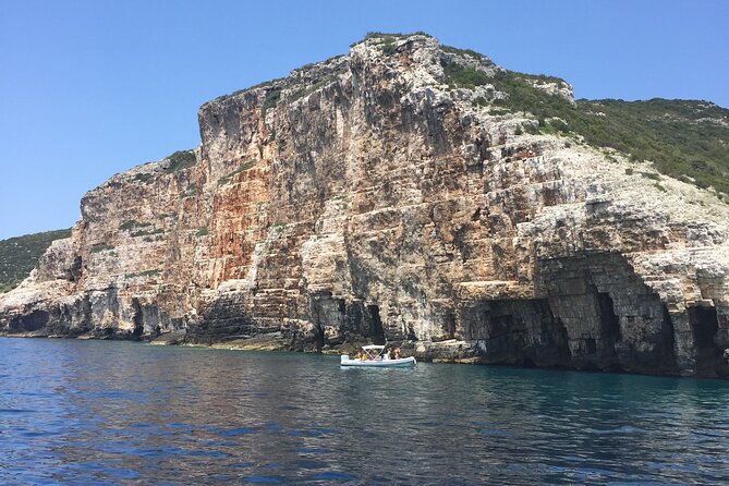 Blue Cave and Town Hvar with 5 Island Boat Tour - Exploring the Green Cave on Ravnik Island