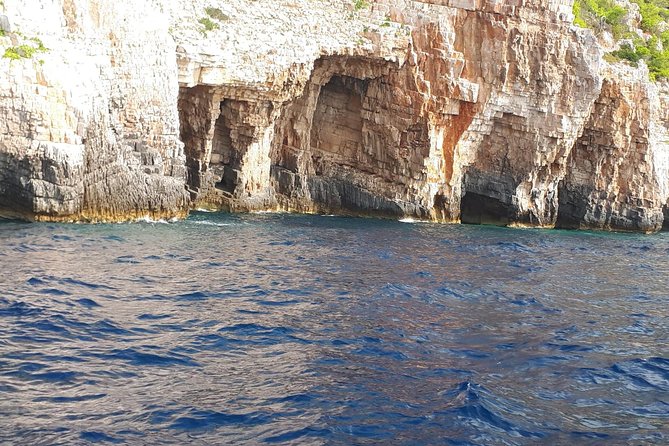 Blue Cave, Blue Lagoon, Hvar island and ShipWreck - private boat tour - Key Points