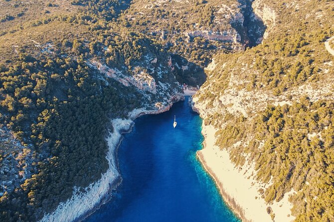 Blue Cave, Hvar Island & Paklenjaci Speedboat Tour from Split - Key Points