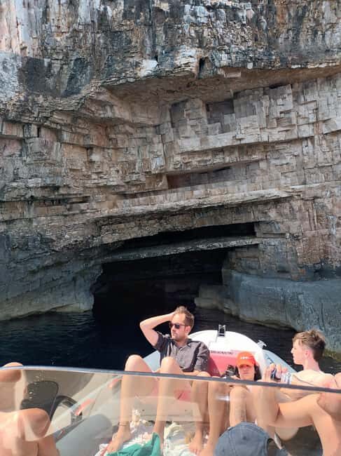 Blue cave private tour from Hvar - Admiring the Beauty of Budikovac Island’s Lagoon