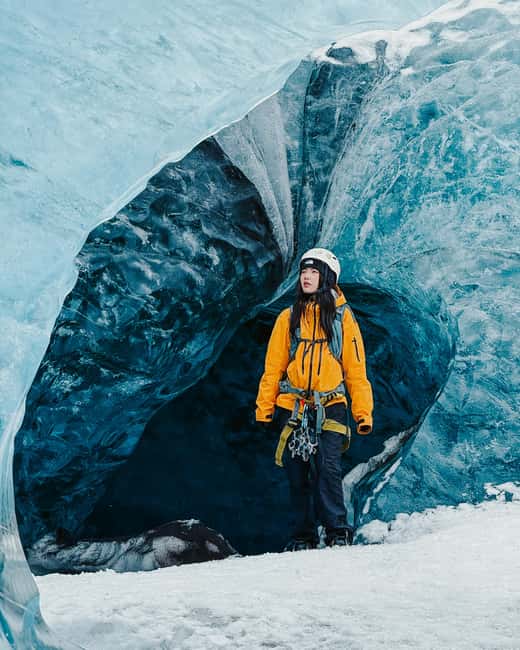 Blue Ice Cave Adventure and Glacier Hike (from Jökulsárlón) - Accessing the Ice Cave via Glacier Hike
