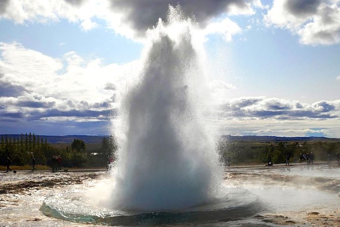 Blue lagoon Premium and Private Golden circle tour - Geothermal Innovation at Fridheimar Greenhouse