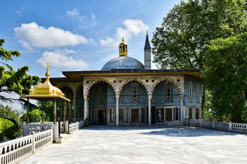 Blue Mosque, Hagia Sophia Tour with Lunch & Museum Tickets - Return Transfer and Summary of the Day