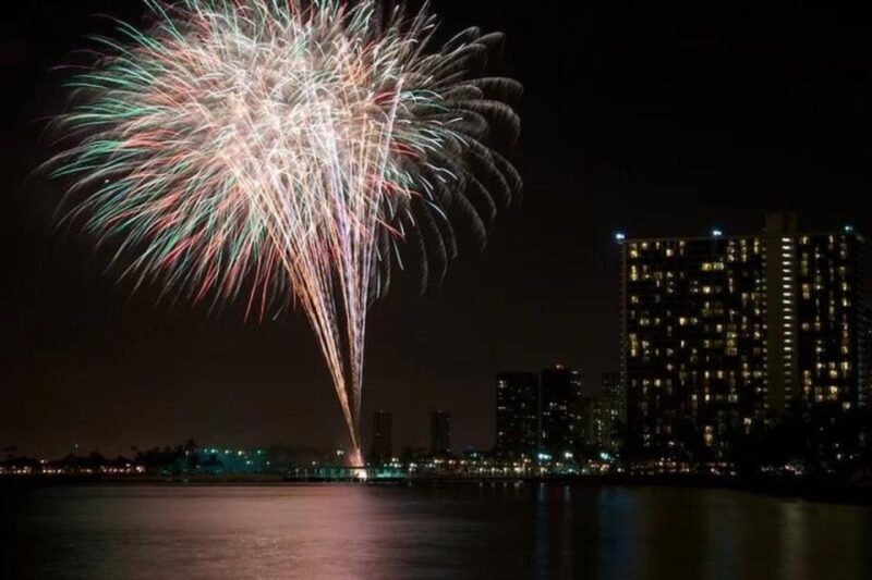 Board from Waikiki Beach: Friday Night Fireworks sail - Who Will Enjoy This Tour Most?