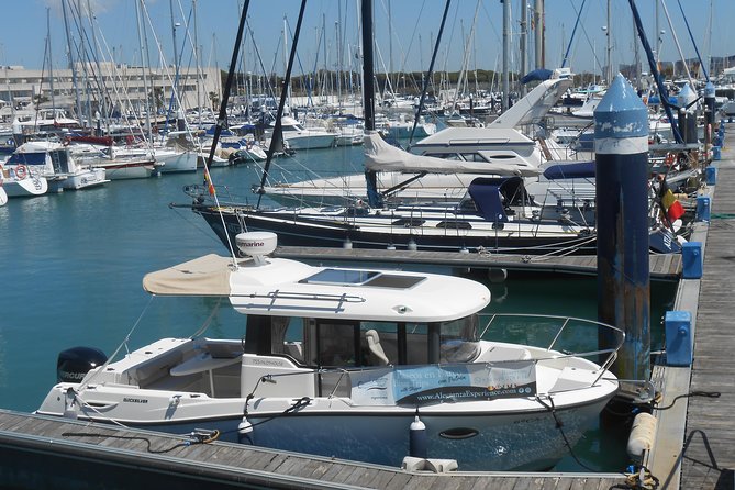 Boat and fishing trips in the Cadiz bay - Savor a Refreshing Lunch and Water Activities Onboard