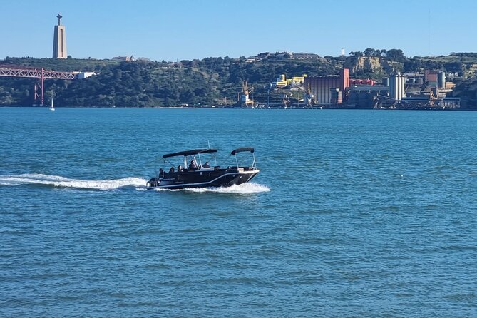 Boat Cruise with Champagne - The Flexibility and Value of the Tour Experience