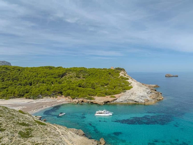 Boat day trip with drinks and lunch - Discover the Boat Day Trip with Drinks and Lunch in Cala Ratjada