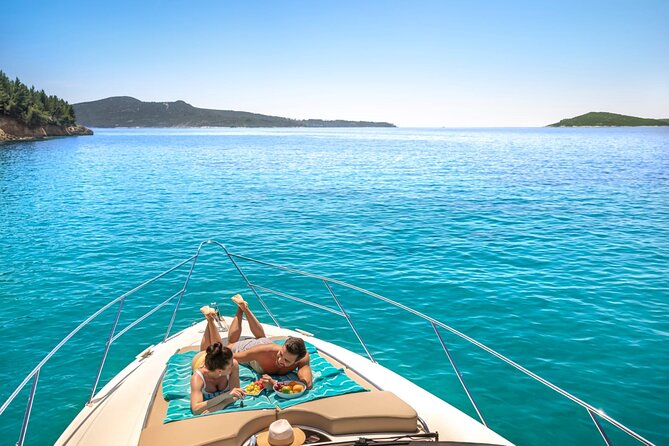 Boat discovery: private one-day Korula adventure - Moro Beach and the Iconic Sea Swing