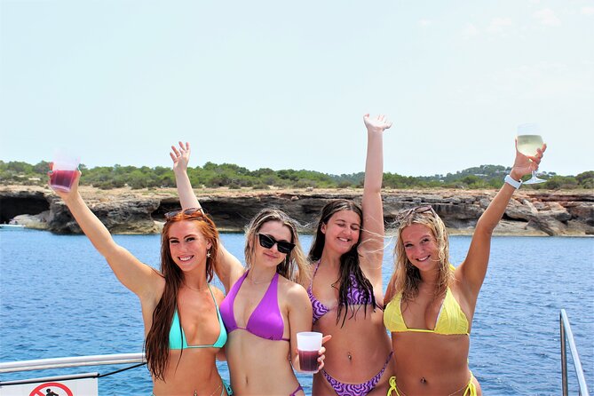 Boat Excursion in Ibiza with All Inclusive - Scenic Views and Photo Opportunities