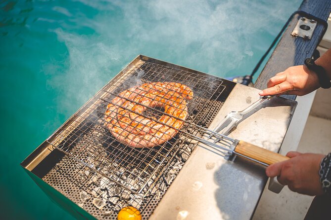 Boat excursion with barbecue on board - Practicalities: Meeting Point, Group Size, and Accessibility
