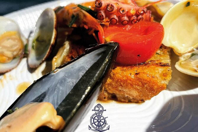 Boat excursion with lunch on board to discover Ischia - Discovering Ischia from the Water with Alcione Boat