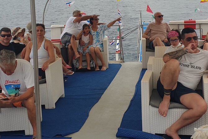 Boat excursion with lunch on board to discover Ischia - Practicalities and Booking Tips