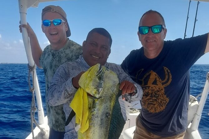 Boat Fishing Tour, Puerto Morelos CIPREA, 25' - What’s Not Included in This Tour