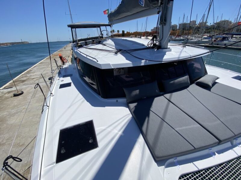 Boat in Algarve - Luxury Catamaran - Portimão - Customizable Routes and Key Stops