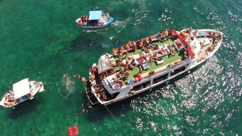 Boat Party al Tramonto nelle acque del Salento con Drink - Sunset Cruise with Live Music or a DJ in Santa Maria di Leuca