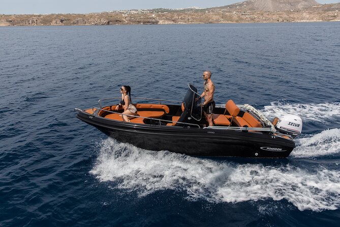 Boat Rental in Santorini License Free - Practical Details: Meeting Point and Group Size