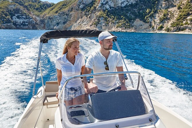 Boat rental without license - B520 'Neptuno' (5p) - Can Pastilla - Who Should Consider This Boat Rental?