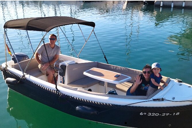 Boat Rental Without License in Benalmádena - Discover the boat rental experience in Benalmádena with Oceanautic