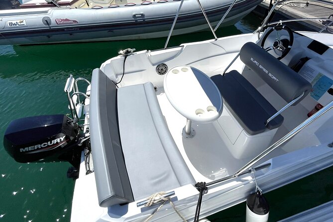 Boat Rental Without License in La Marina de Valencia - The Customer Experience and Expert Support