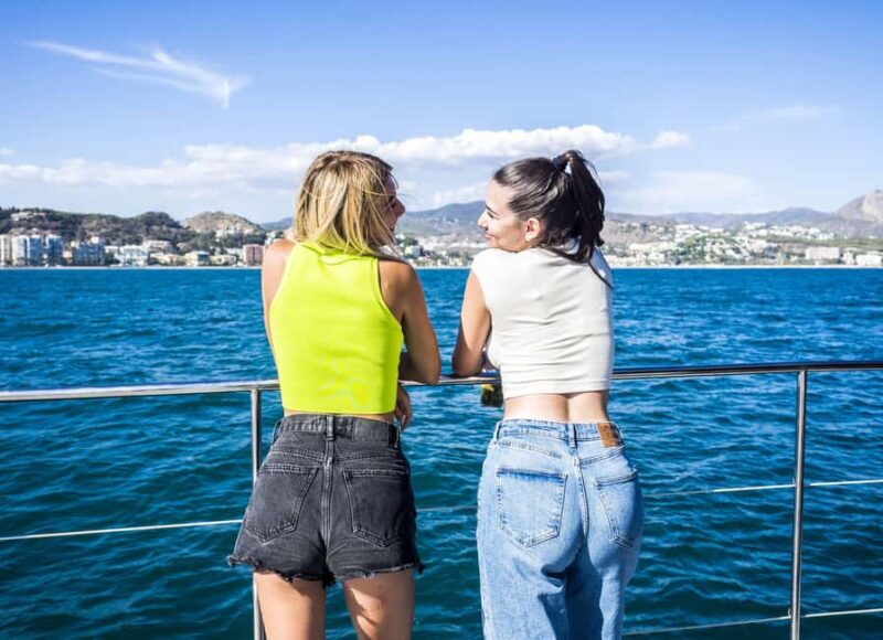 Boat ride to Cova Tallada with optional swim stop - Key Points