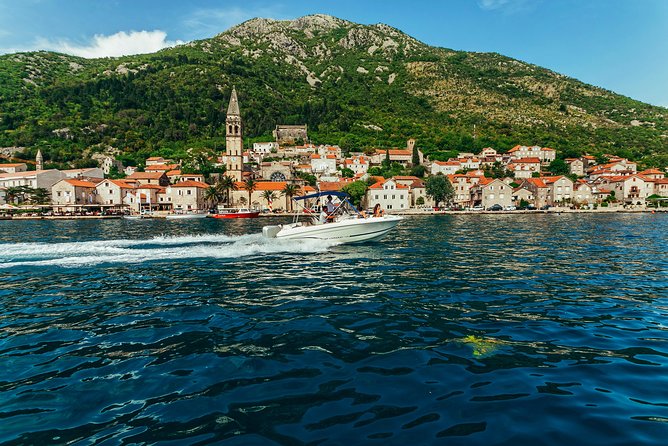 Boat Tour from Herceg Novi: Explore Kotor Bay (4h) (1-6 people) - Onboard Comforts and Entertainment