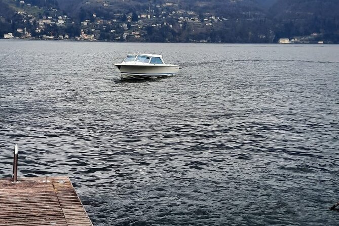 Boat tour on Lake Como 2 hours - The Comfort and Style of the Bertram 31 Boat