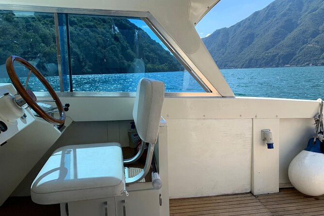 Boat tour on Lake Como 2 hours - Discovering Villa Pliniana and Villa Erba at Cernobbio