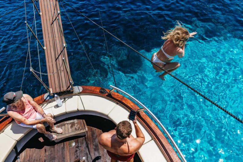 Boat Tour to Caprera and La Maddalena Archipelago - Key Points