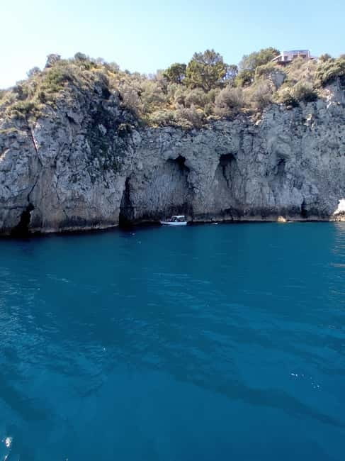Boat tour:isola bella taormina - Tasting Sicilian Delights: Prosecco and Paste di Mandorla