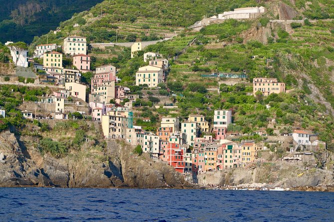 Boat Tours 5 Terre - Lunch and Beverages on Board