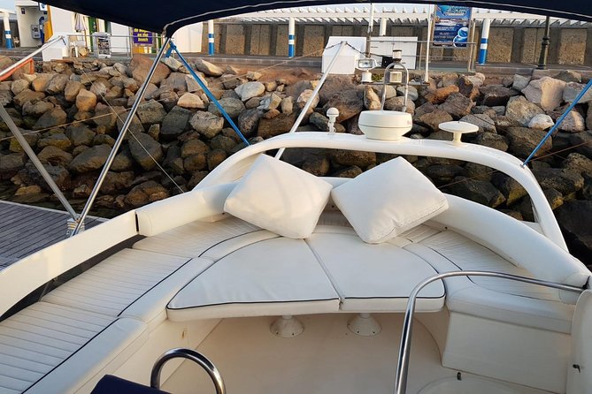 Boat Trip 3 hours - Private Charter ("KEEPER UNO" Boat) - Exploring the South West Coast of Gran Canaria from the Water