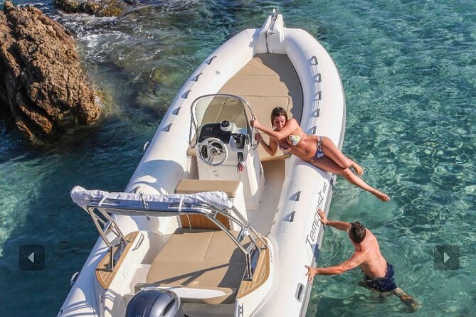 Boat trip in Biarritz - The Guide: Knowledgeable, Friendly, and Committed