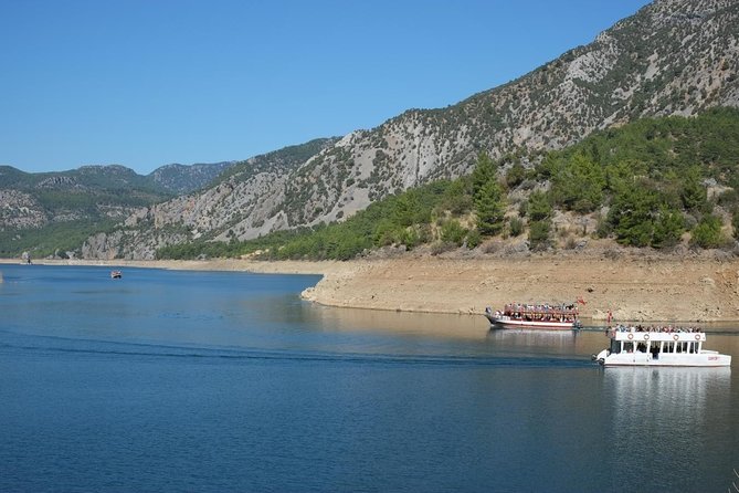Boat Trip to Green Canyon with Lunch from Alanya Area - Starting the Day with Hotel Pickup and a Comfortable Bus Ride