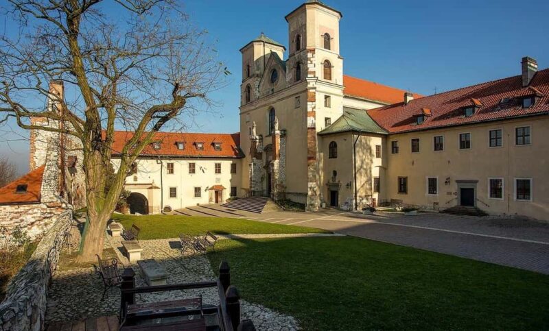 Boat trip to Tyniec: Benedictine abbey and gourmet break - Key Points