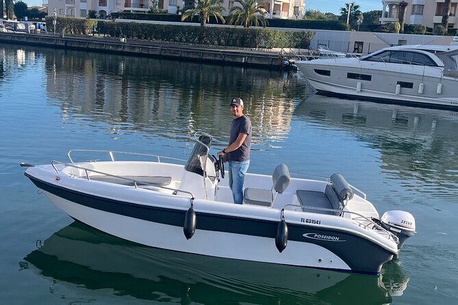 boat trip without a license to the Lérins Islands - Onboard Comfort and Safety Equipment Included