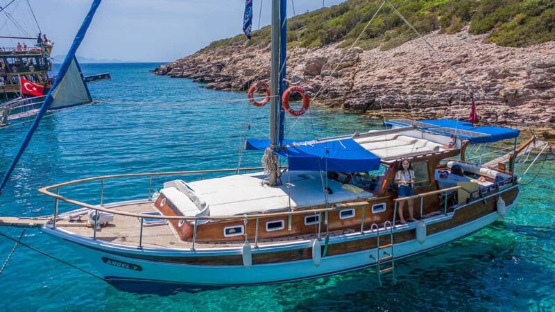 Bodrum: Bodrum Private Boat Tour for Cruise Customers - Discover Bodrums Most Beautiful Bays: Rabbit Bay, Meteor Hole, and Aquarius Bay