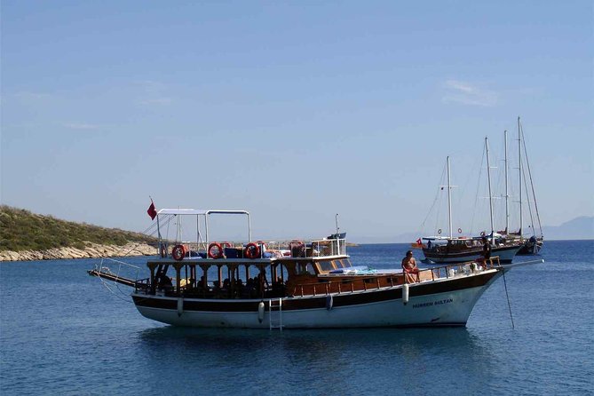 Bodrum Daily Boat Trip Karaada, Including Lunch - Lunch on Board: Turkish Flavors at Sea