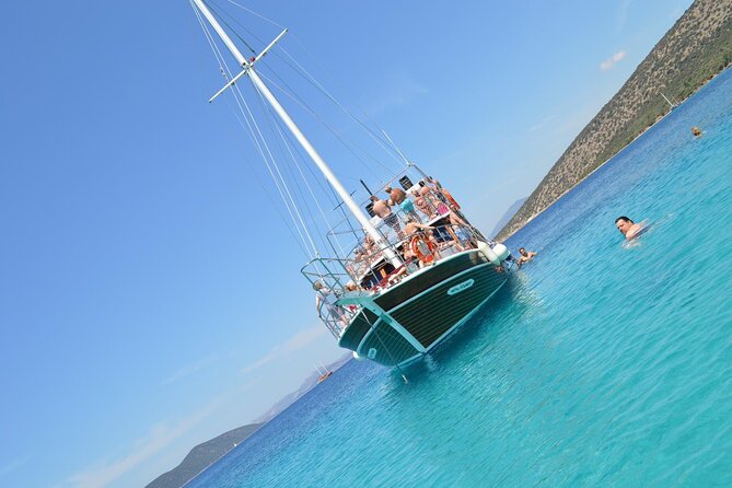 Bodrum Daily Boat Trip / Orak or Black Island - The Comfort and Layout of the Cruise Boat