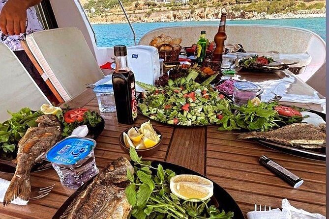 Bodrum Private Motor-Yacht Tour With Lunch For 6 Hours - Key Points