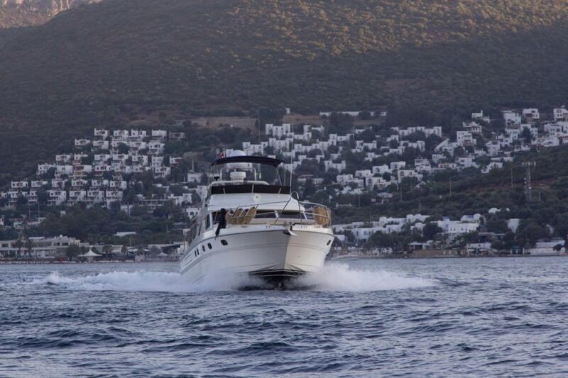 Bodrum: Private Motoryacht Tour with swimming stops & lunch - Starting Point at Halikarnas Harbour in Bodrum