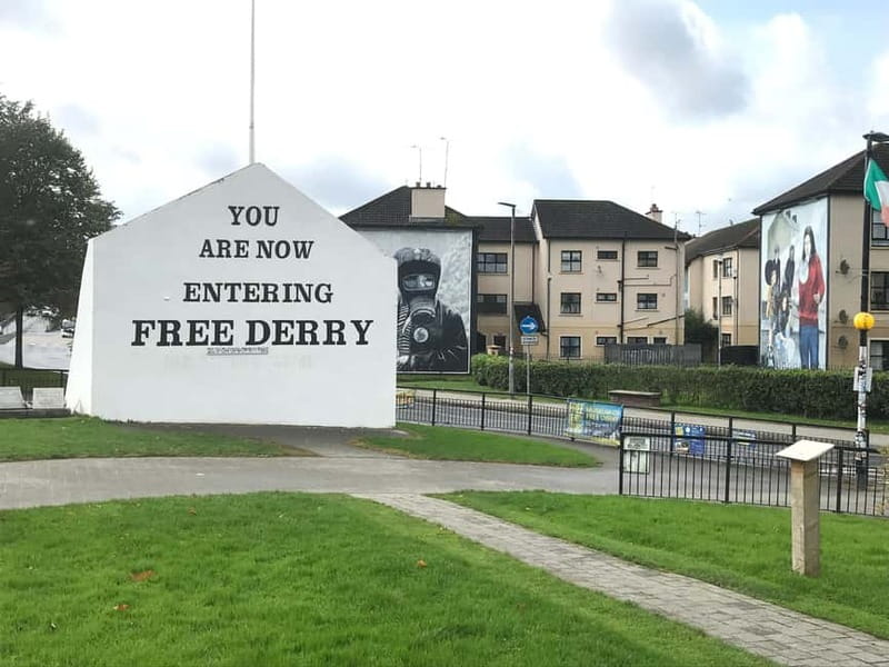 Bogside Political Tour - Exploring the Murals of the Bogside Neighborhood