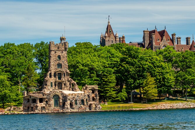 Boldt Castle and 2 Nation Tour - Crossing US and Canadian Borders on a Boat Tour
