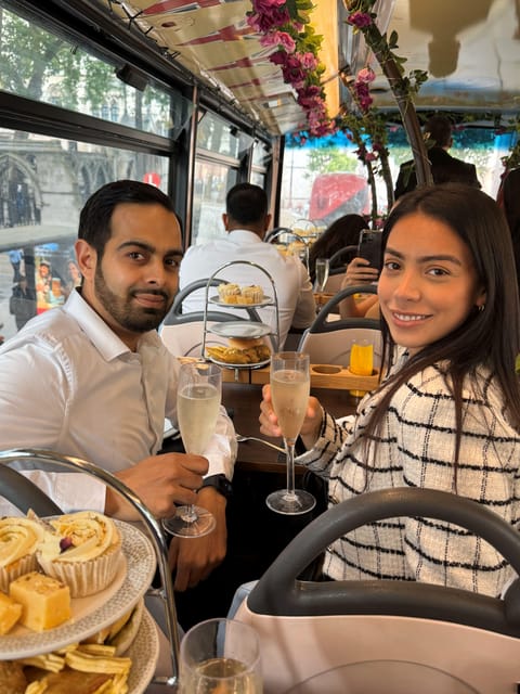 Bollywood Night Bus with Optional Live Singer - Discover the Bollywood Night Bus: An Evening of Culture and Views in London