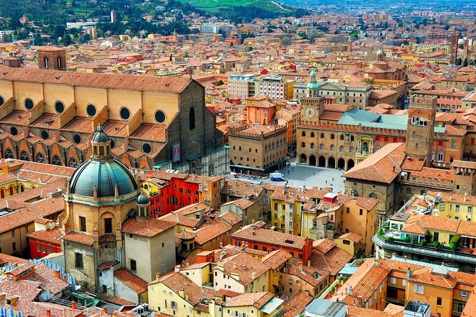Bologna Airport Transfers : Bologna City to Bologna Airport BLQ in Luxury Van - Key Points